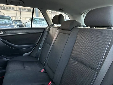 Toyota Avensis, 2003г, передний привод, автомат