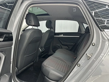 Volkswagen Lavida, 2022г, передний привод, робот