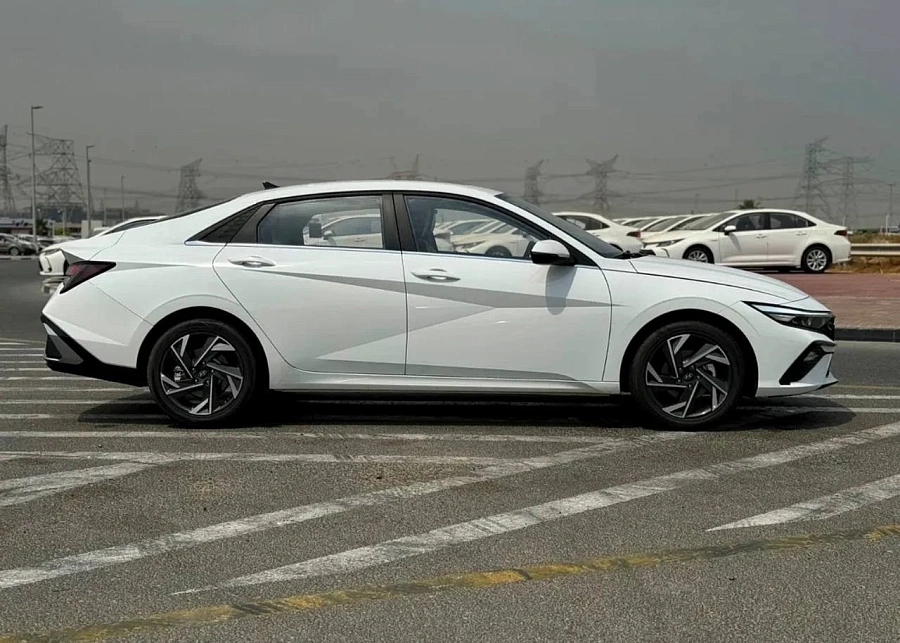 Hyundai Elantra, 2025г., передний привод, вариатор