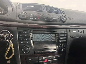 Mercedes-Benz E-Класс, 2005г, задний привод, автомат