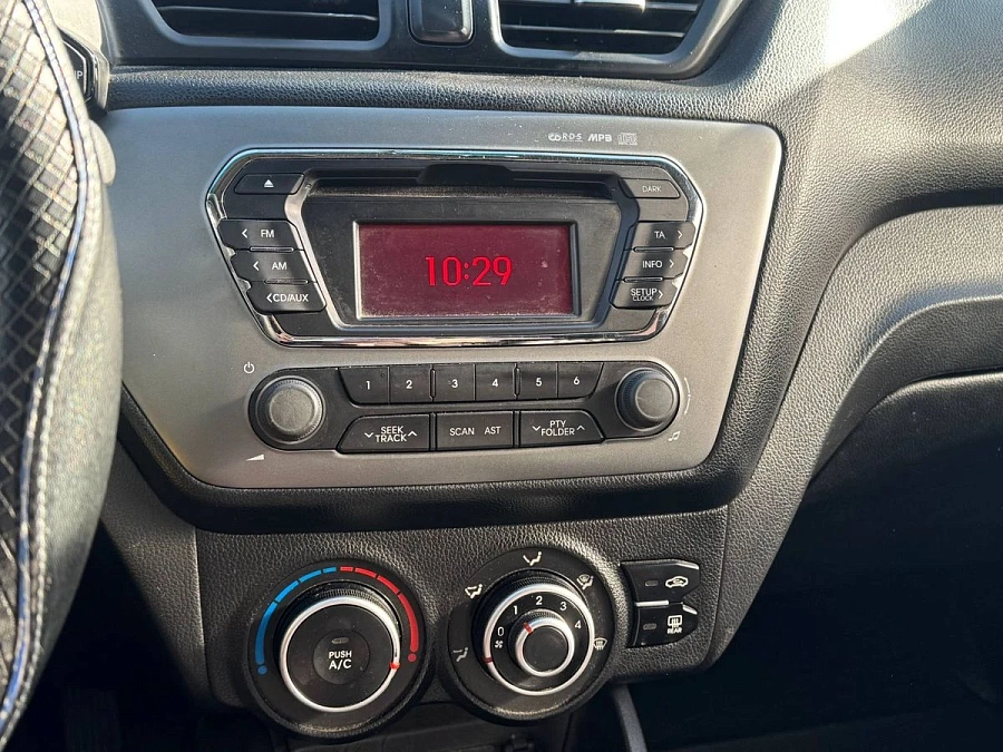 Kia Rio, 2015г., передний привод, механика