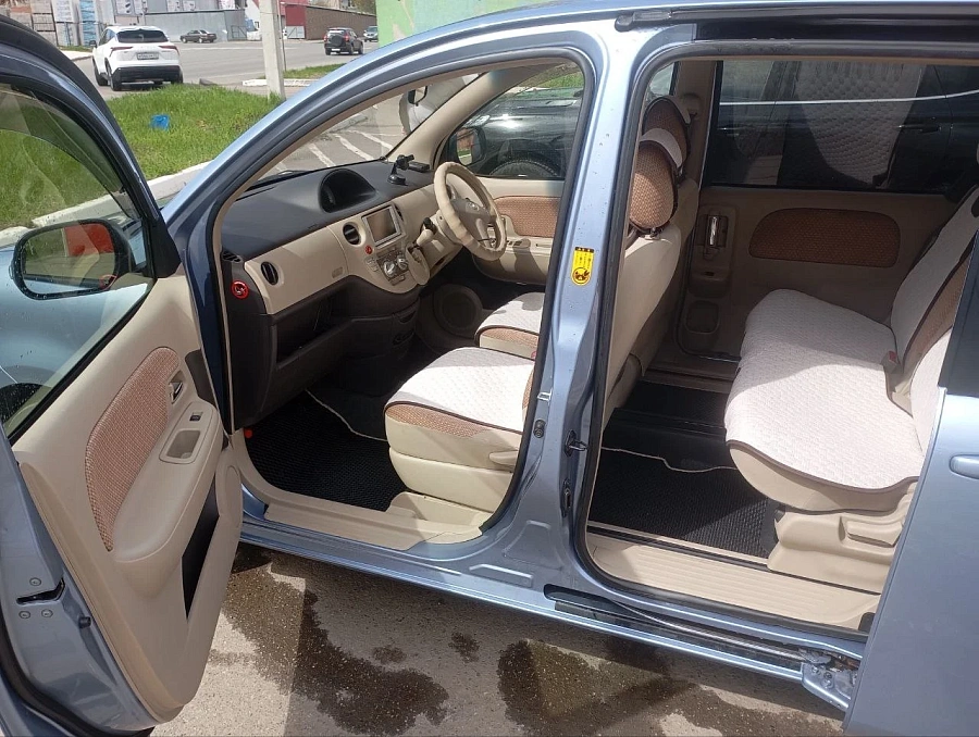 Toyota Sienta, 2013г., передний привод, вариатор