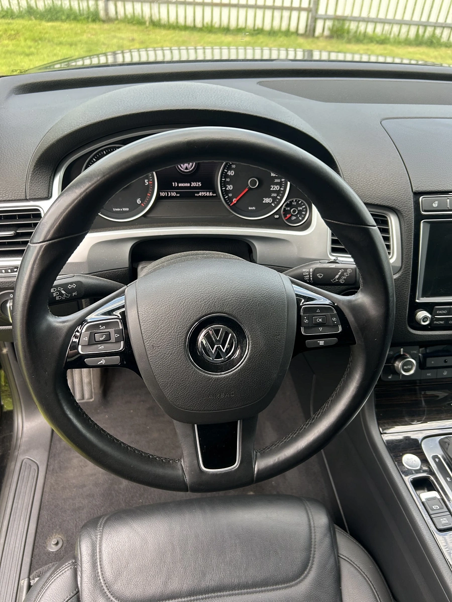 Volkswagen Touareg, 2016г., полный привод, автомат
