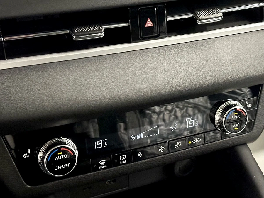 Mitsubishi Outlander, 2023г., передний привод, вариатор