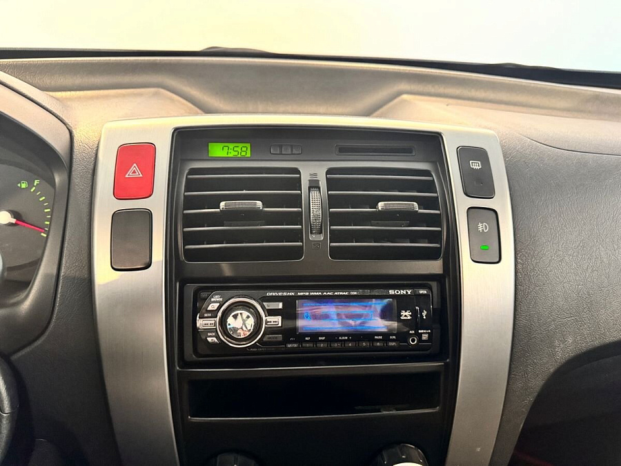Hyundai Tucson, 2008г., передний привод, механика