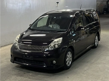 Toyota ISis, 2012г, передний привод, вариатор