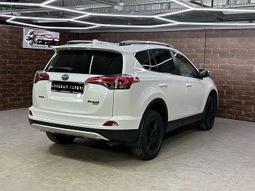 Toyota RAV4, 2018г, полный привод, вариатор