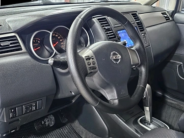 Nissan Tiida, 2008г, передний привод, автомат