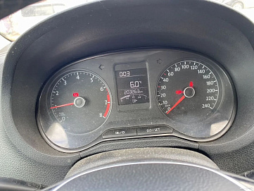 Volkswagen Polo, 2016г, передний привод, механика