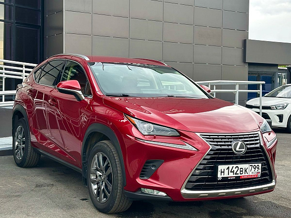 Lexus NX, 2017г., полный привод, вариатор
