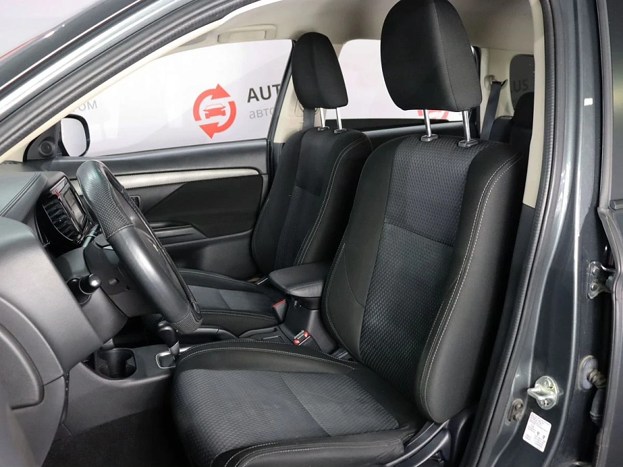 Mitsubishi Outlander, 2016г., передний привод, вариатор