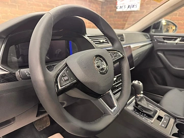 Skoda Superb, 2025г, передний привод, робот