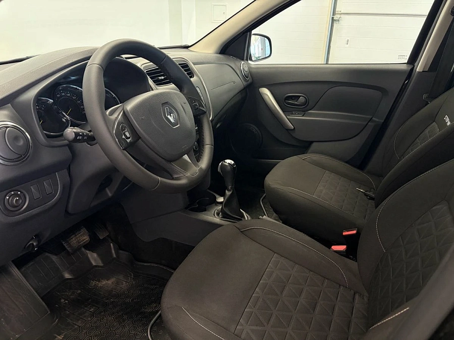 Renault Sandero, 2017г., передний привод, автомат