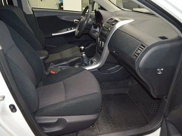 Toyota Corolla, 2012г, передний привод, механика
