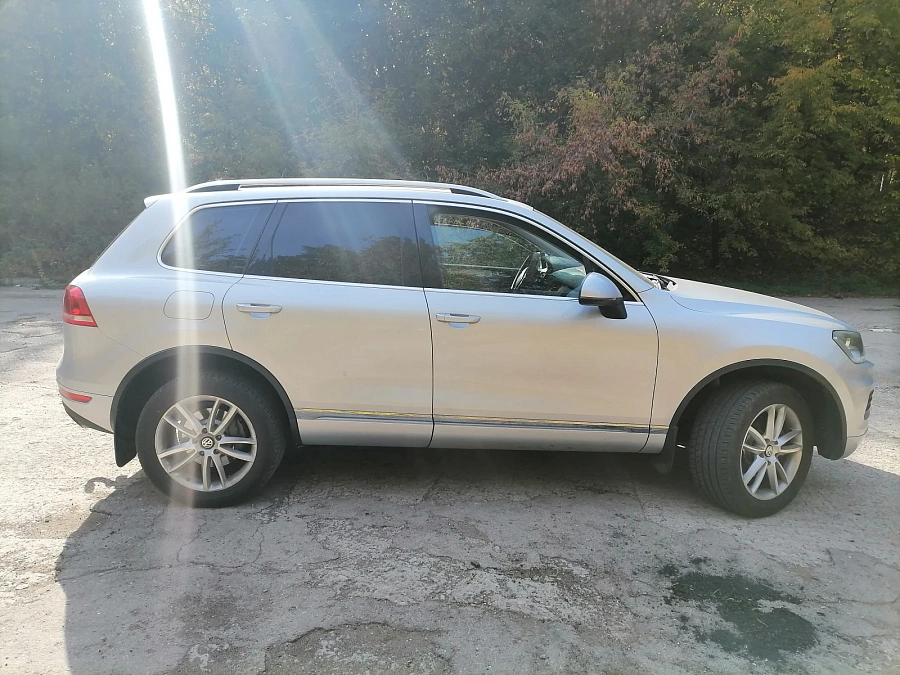 Volkswagen Touareg, 2011г., полный привод, автомат