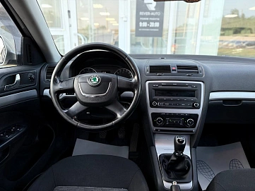 Skoda Octavia, 2012г, передний привод, механика