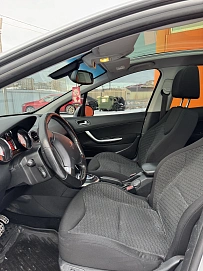 Peugeot 308, 2011г, передний привод, автомат