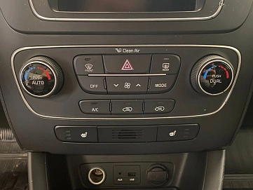 Kia Sorento, 2013г, передний привод, автомат