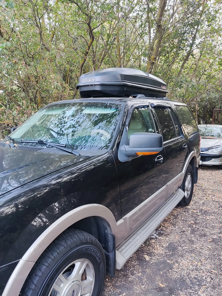 Ford Expedition, 2004г., полный привод, автомат