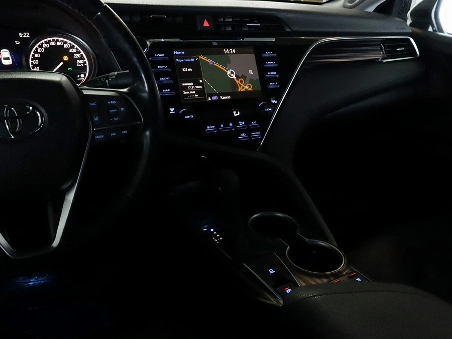 Toyota Camry, 2020г., передний привод, автомат