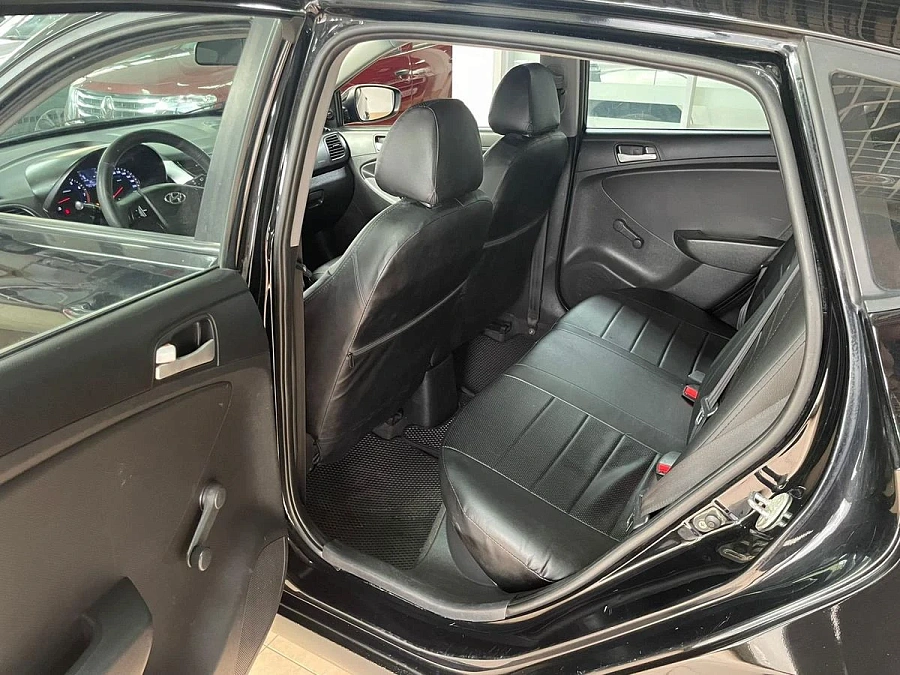 Hyundai Solaris, 2013г., передний привод, механика