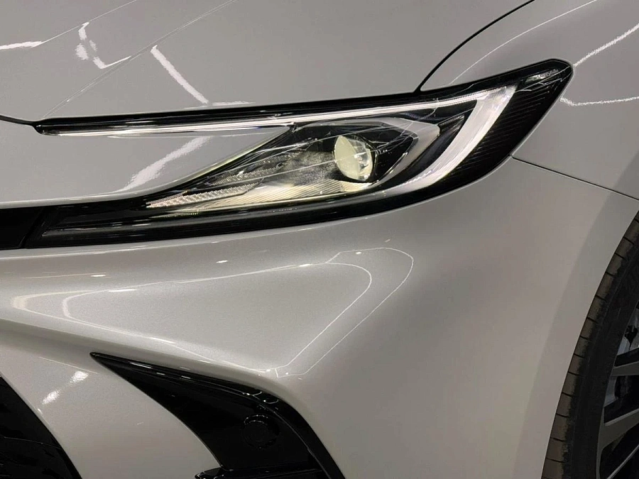 Toyota Camry, 2025г., передний привод, вариатор