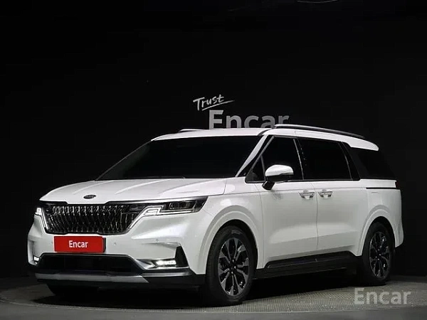 Kia Carnival, 2022г., передний привод, автомат