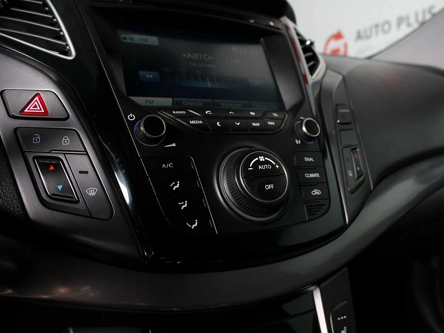 Hyundai i40, 2013г., передний привод, автомат