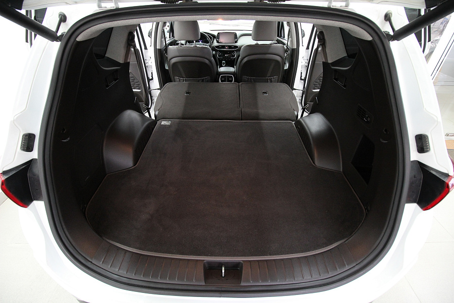 Hyundai Santa Fe, 2019г., передний привод, автомат