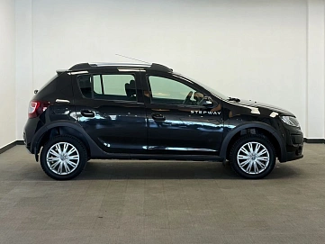 Renault Sandero, 2017г, передний привод, автомат