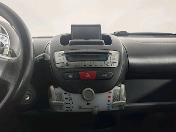 Peugeot 107, 2012г, передний привод, робот