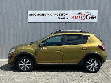 Renault Sandero, 2015г, передний привод, автомат