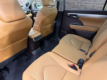 Toyota Highlander, 2025г, полный привод, автомат