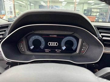 Audi Q3, 2022г, передний привод, робот