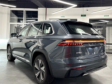 Geely Monjaro, 2022г, передний привод, автомат