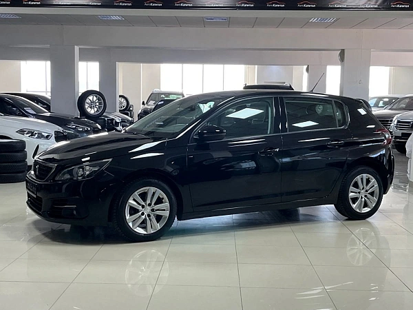 Peugeot 308, 2020г., передний привод, автомат