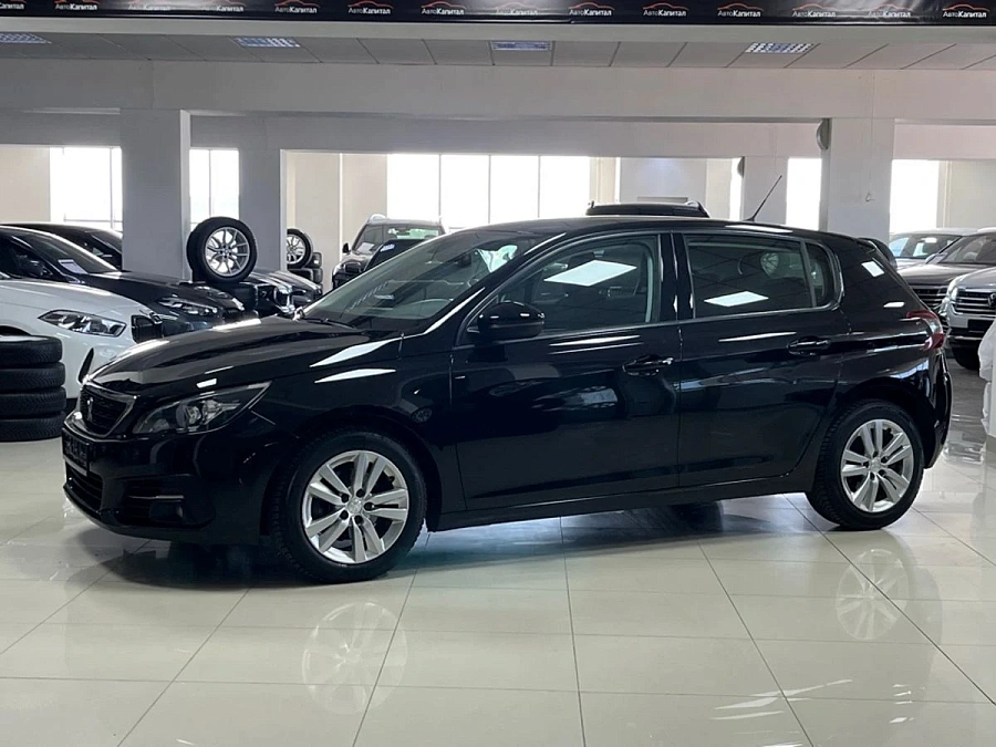 Peugeot 308, 2020г., передний привод, автомат