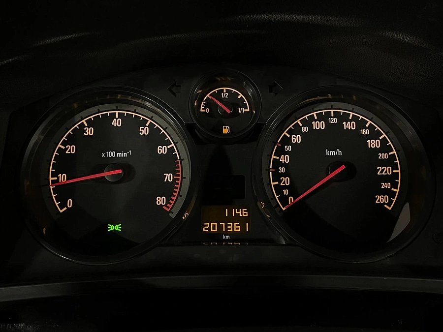 Opel Zafira, 2010г., передний привод, механика