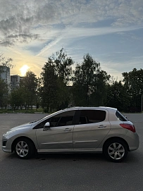Peugeot 308, 2011г, передний привод, автомат