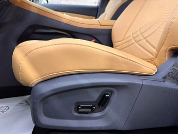 Geely Galaxy Starship 7, 2025г, передний привод, робот