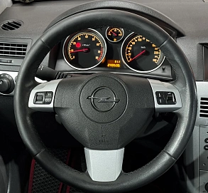 Opel Astra, 2010г, передний привод, механика