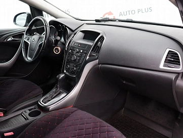 Opel Astra, 2012г, передний привод, автомат