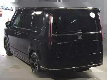 Honda Stepwgn, 2022г, передний привод, вариатор
