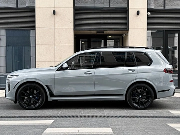 BMW X7, 2023г, полный привод, автомат