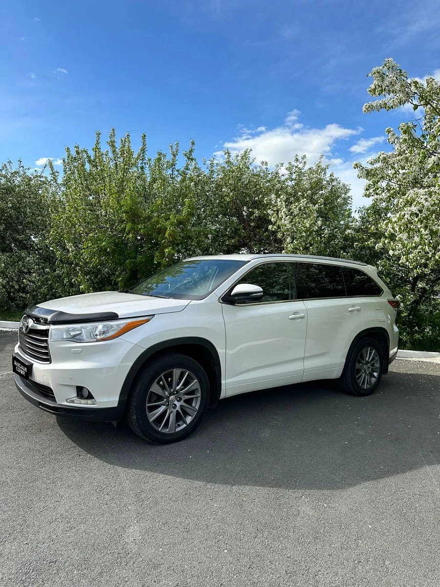 Toyota Highlander, 2015г., полный привод, автомат