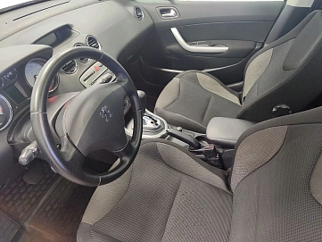 Peugeot 308, 2008г, передний привод, автомат