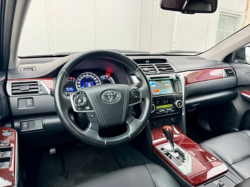 Toyota Camry, 2012г, передний привод, автомат