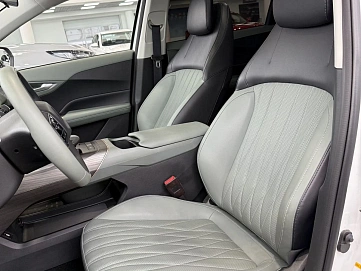 Changan Lamore, 2023г, передний привод, робот