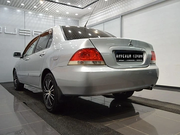 Mitsubishi Lancer, 2005г, передний привод, механика