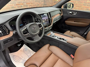Volvo XC60, 2024г, полный привод, автомат